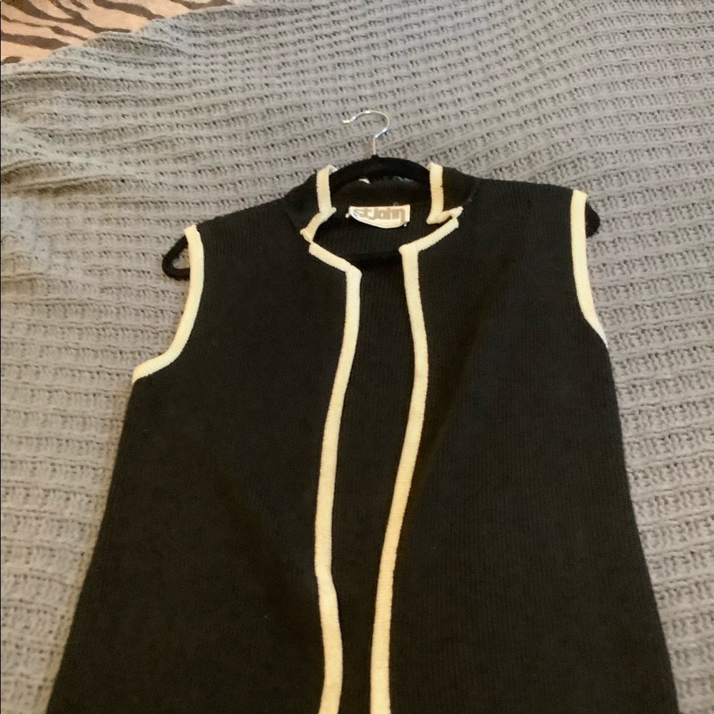 St. John knit vest Black and Tan.